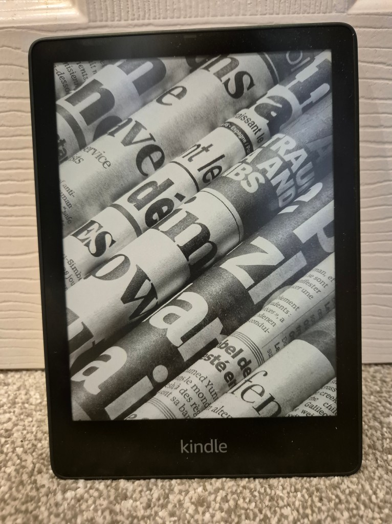 Kindle Paperwhite Signature Edition standby view